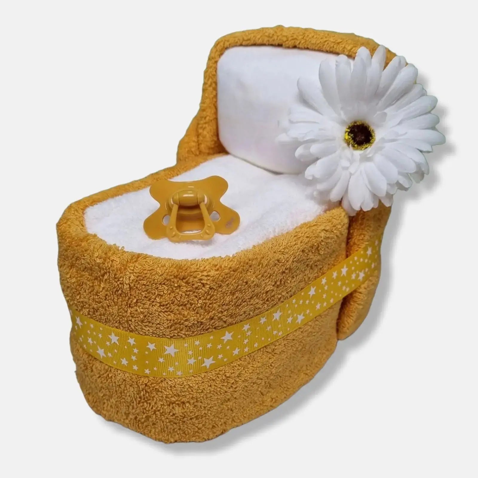 Wiegje Oker Luiertaart - Geboortegift